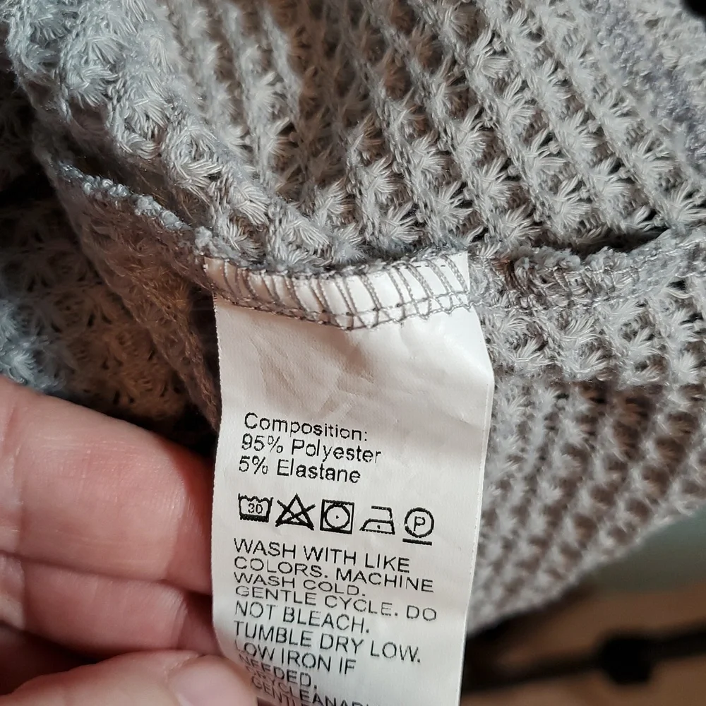 SHEIN Light Gray Waffle Knit Textured Long Sleeve Crop Top Size M - Picture 8 of 8